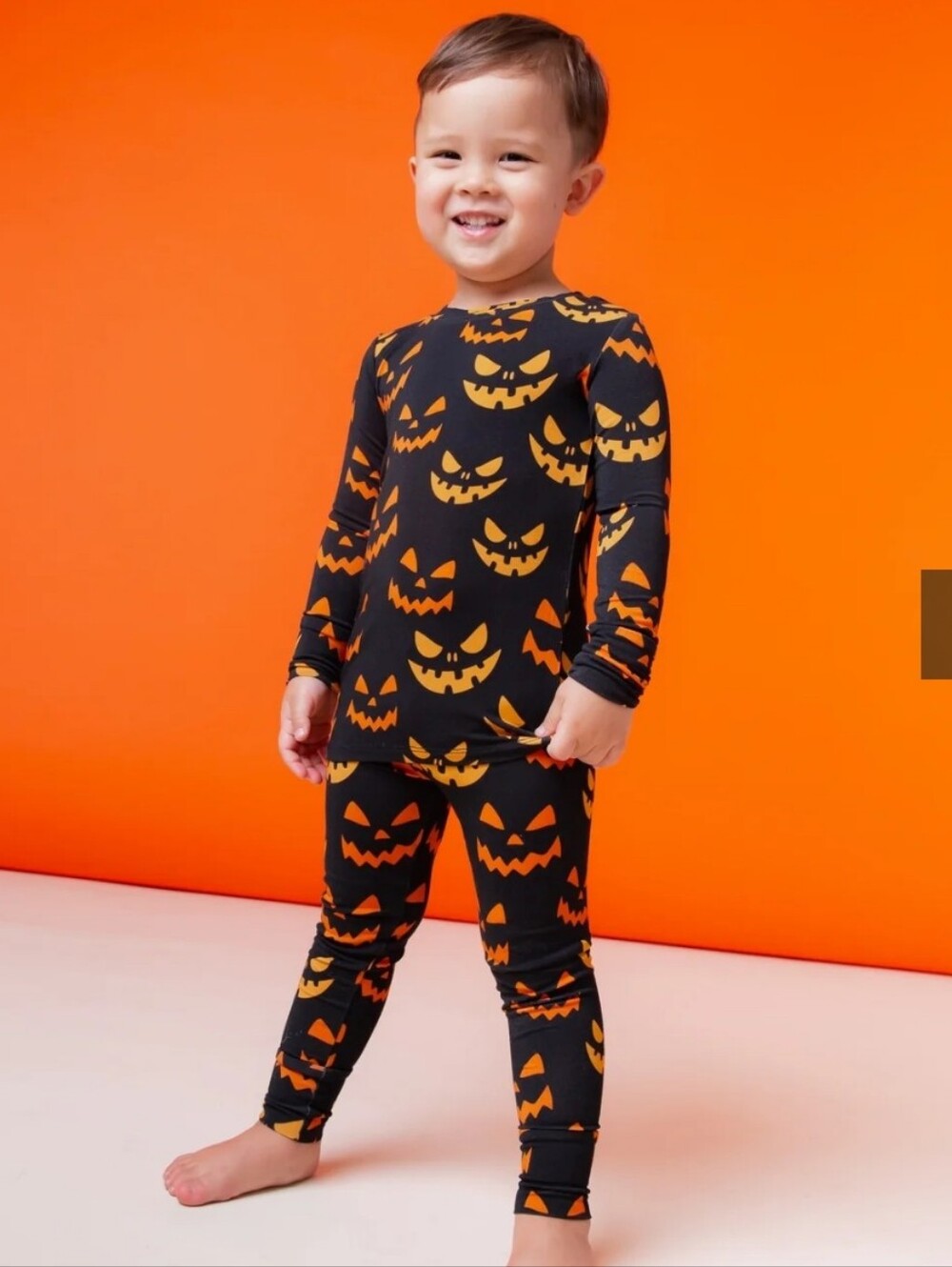 Bums & Roses Kids Halloween Pumpkin Face Pajama Set - Black & Orange